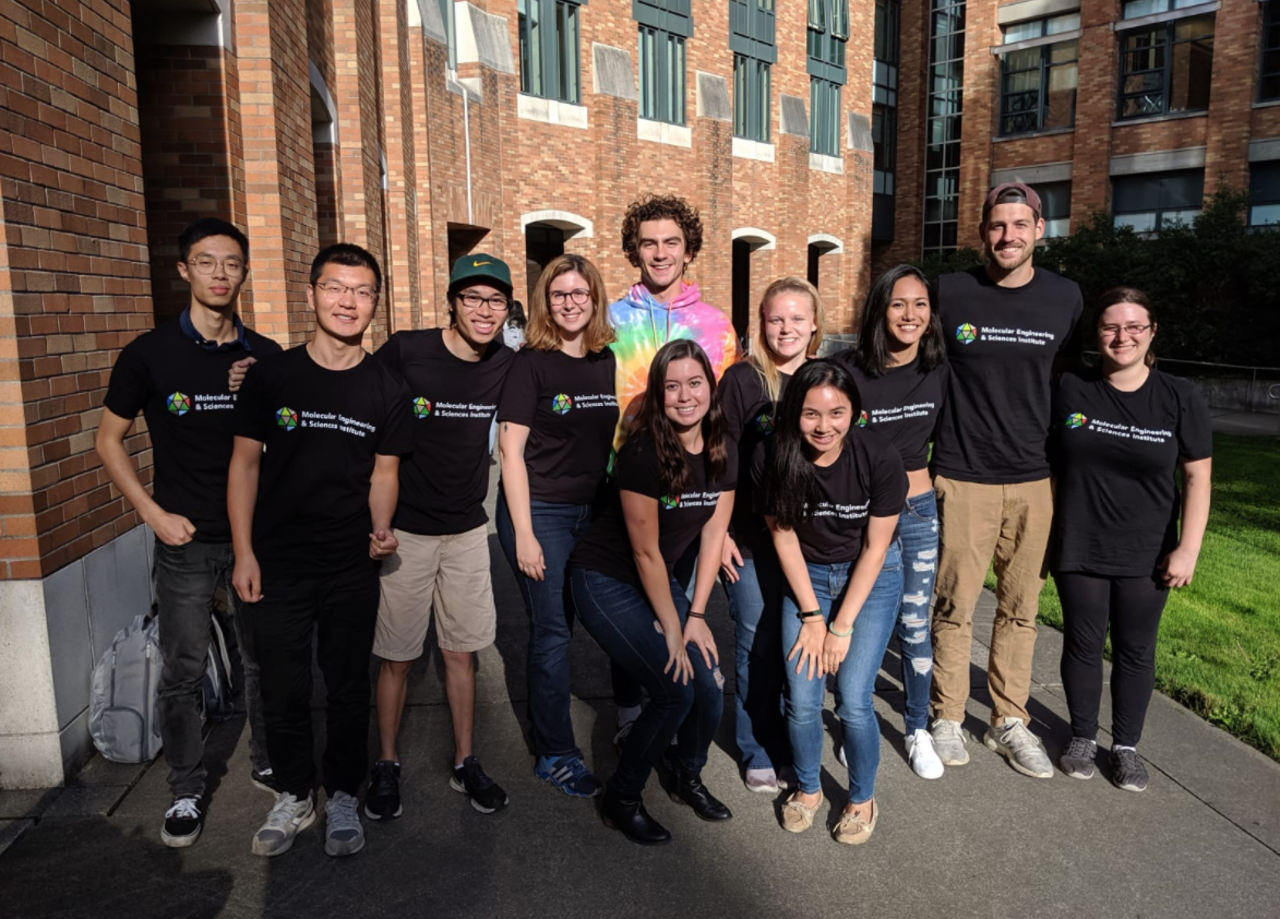 2019 MolE PhD 2019 Cohort in MolES shirts